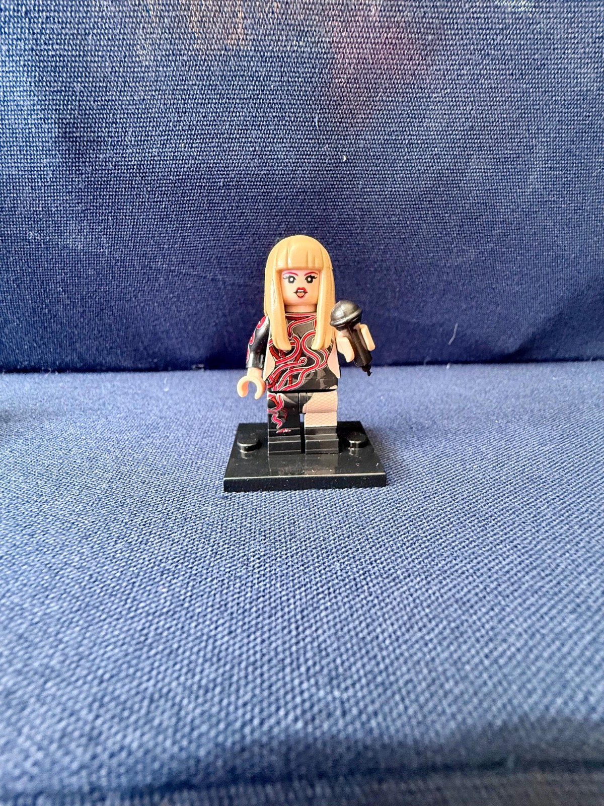 Taylor Swift Eras tour mini figures set of 8 brand New w/ guitars microphones