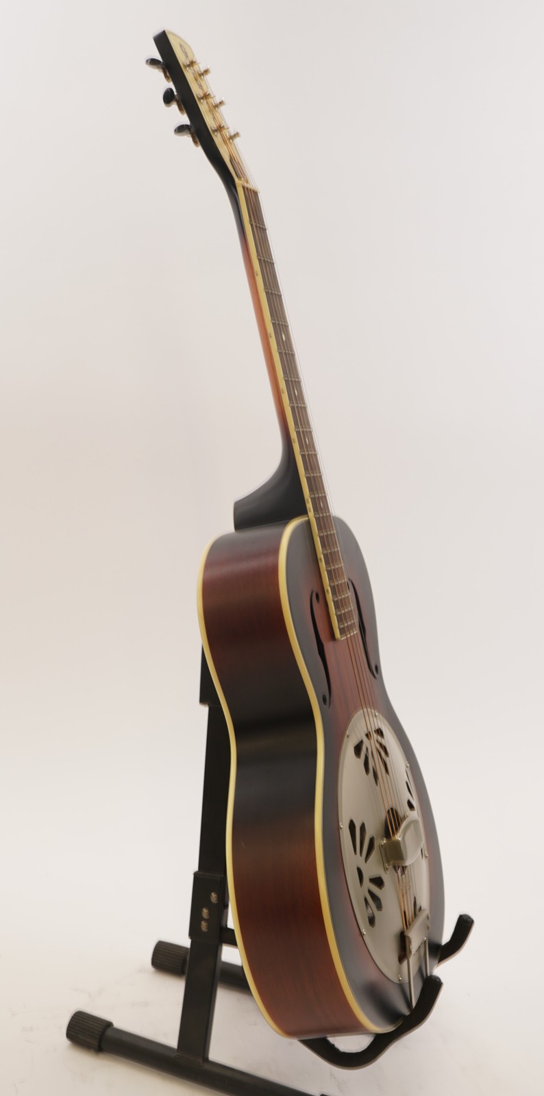 Gretsch Alligator Round Neck Resonator 6-String Guitar (2-Color Sunburst)