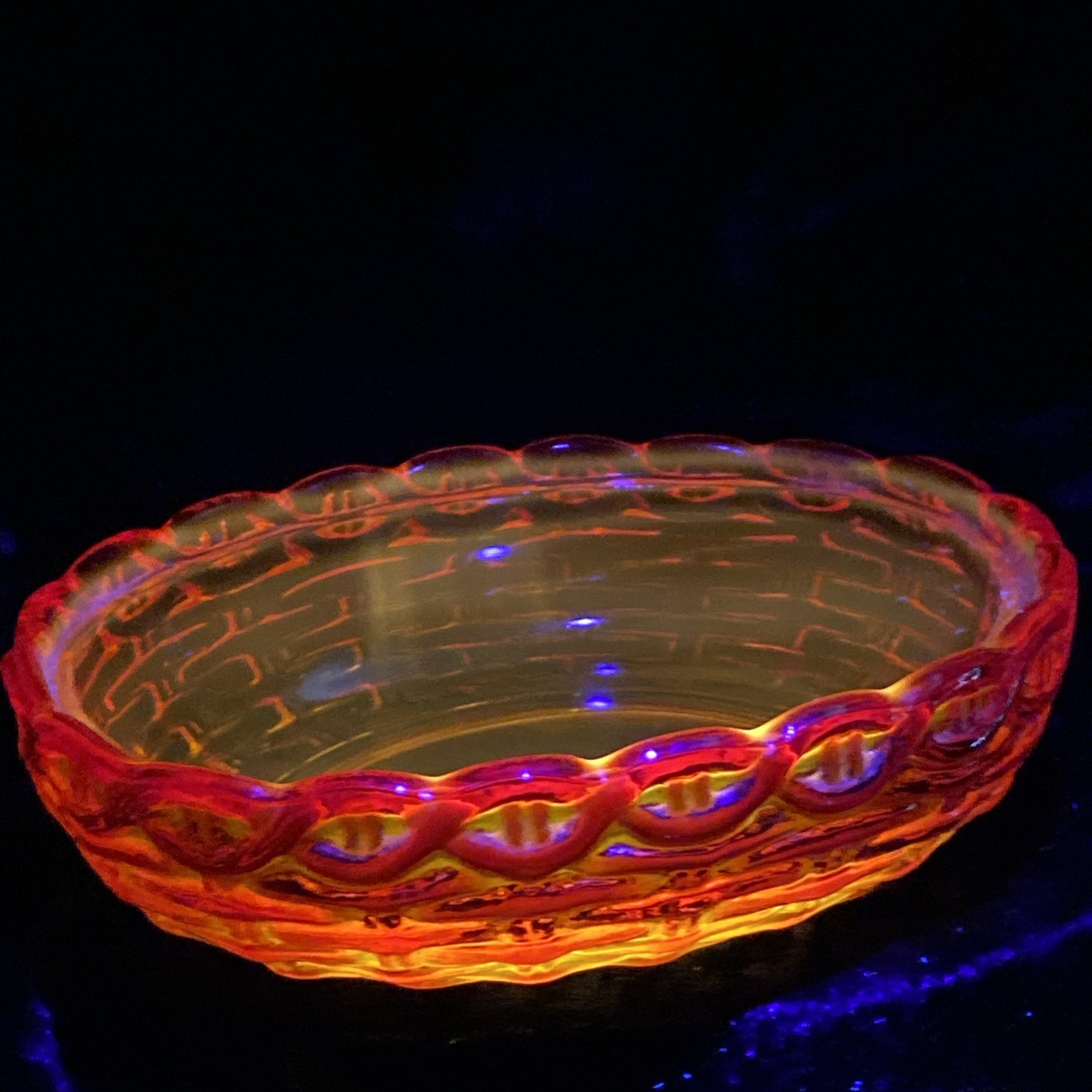 Rare Vintage 6 Inch LE Smith Flame Glass Red Amberina Hen On Nest 2chicks