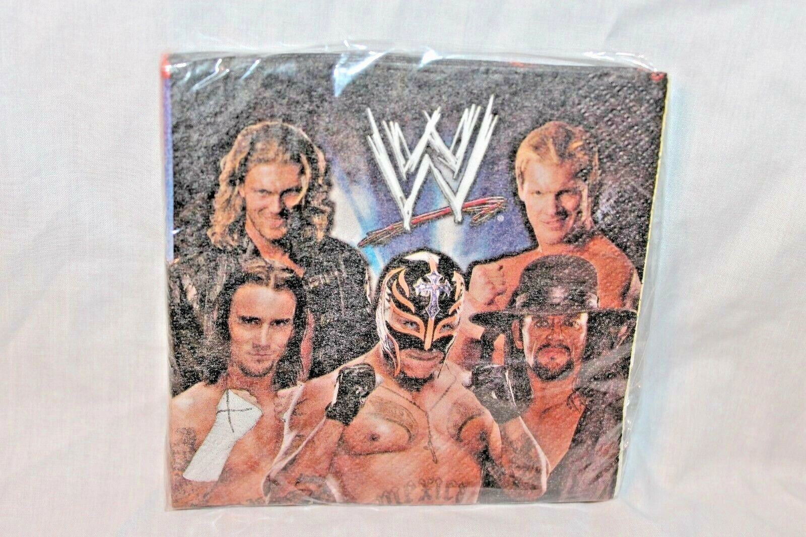 WWE WRESTLING 16 DESSERT NAPKINS  PARTY SUPPLIES