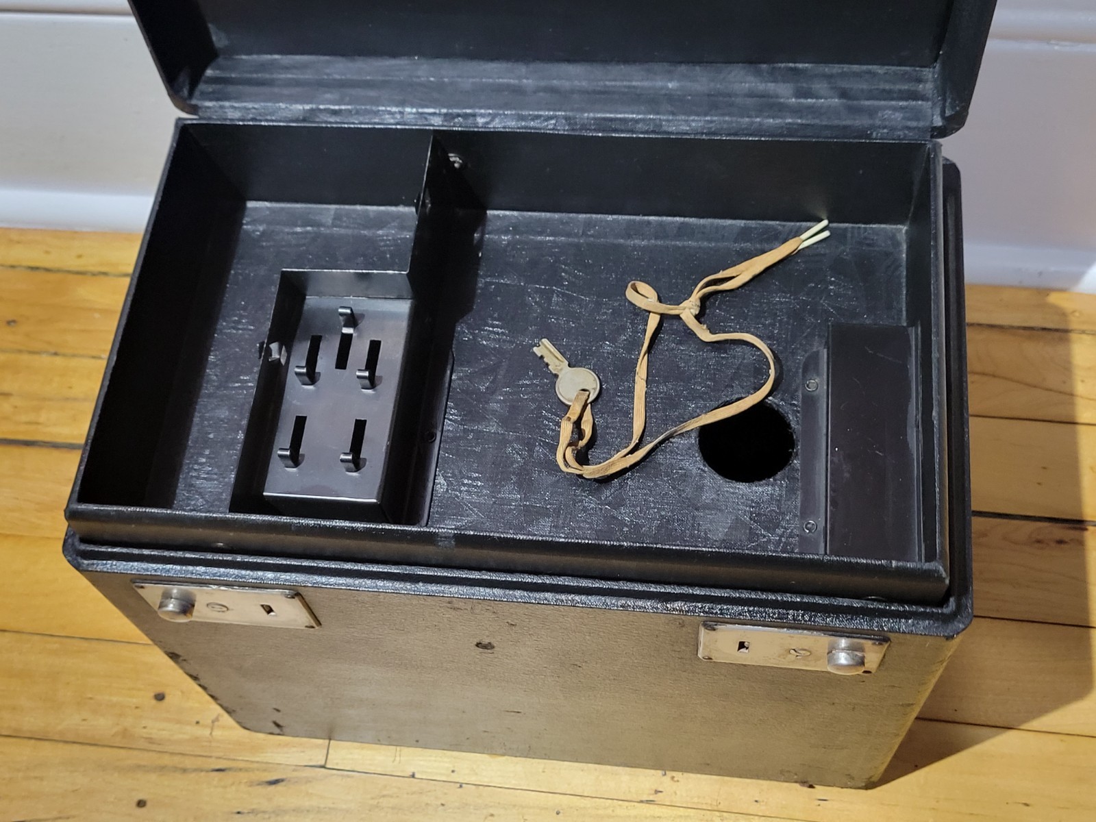 VINTAGE Carrying Case for Sewing Machine SINGER Featherweight 221