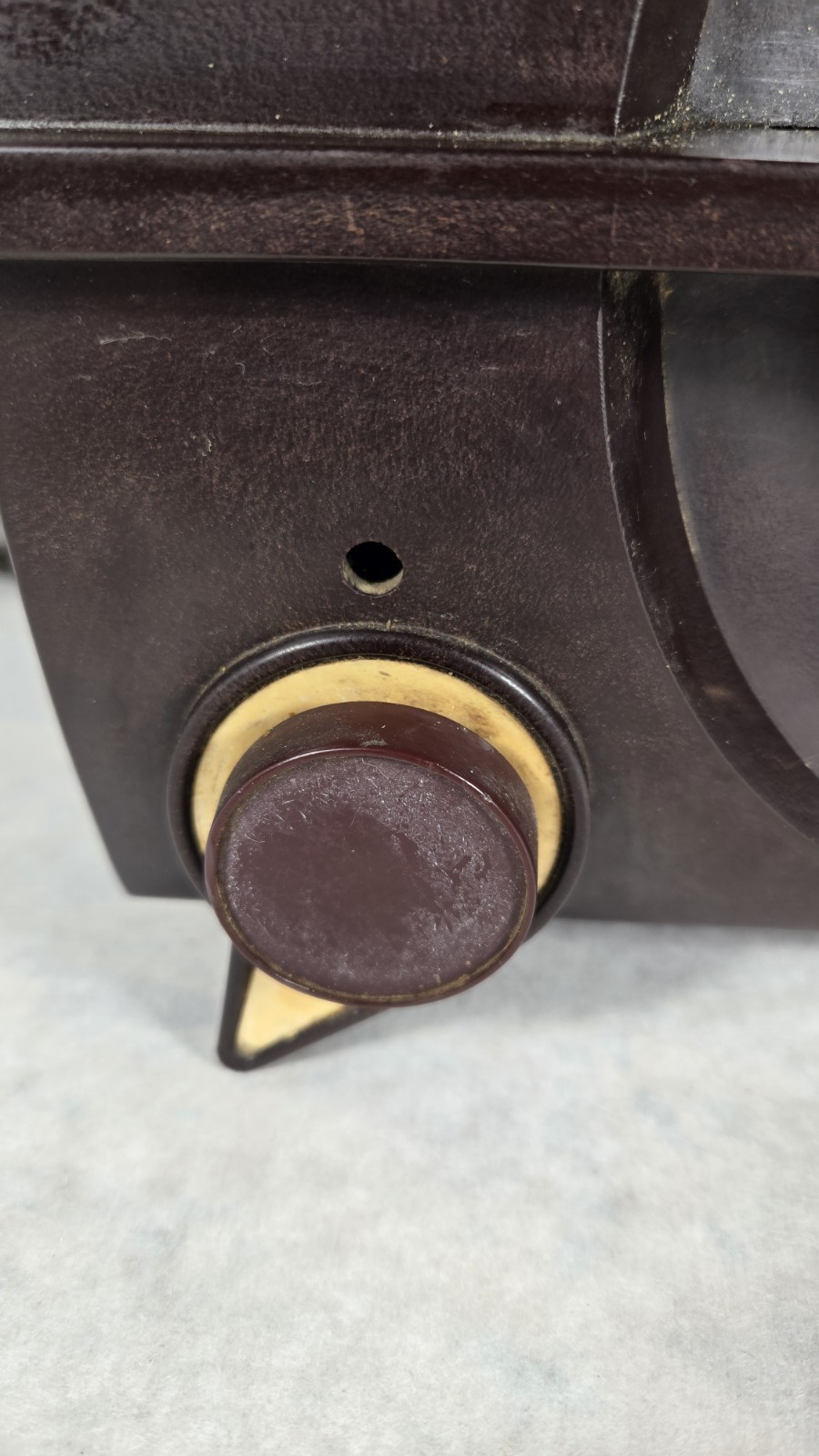 Vintage MCM Zenith Model J615 AM Tabletop Tube Radio POWERS ON/PARTS See Photos