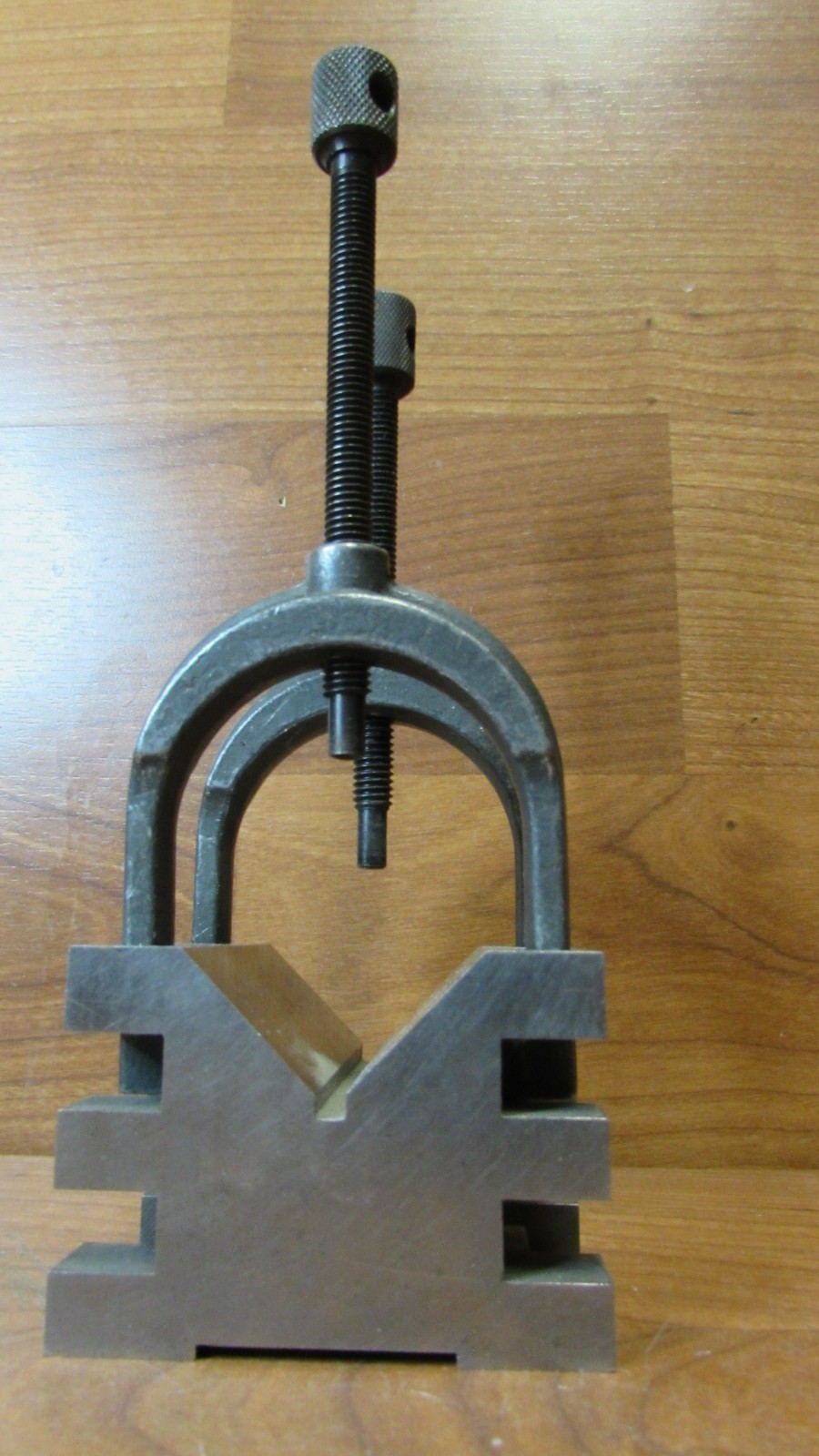 Vintage BROWN & SHARPE V Block & 2 Clamps USA 750-2 70