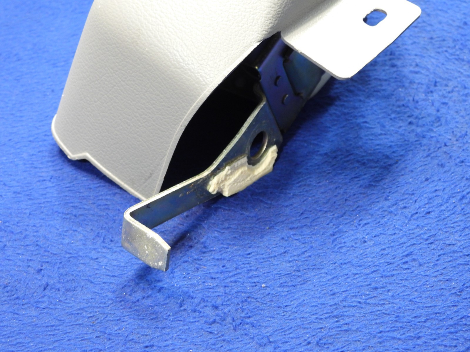 97 1997 Ford Mustang Convertible Gray Front Seatbelt Set Seatbelts OEM E48