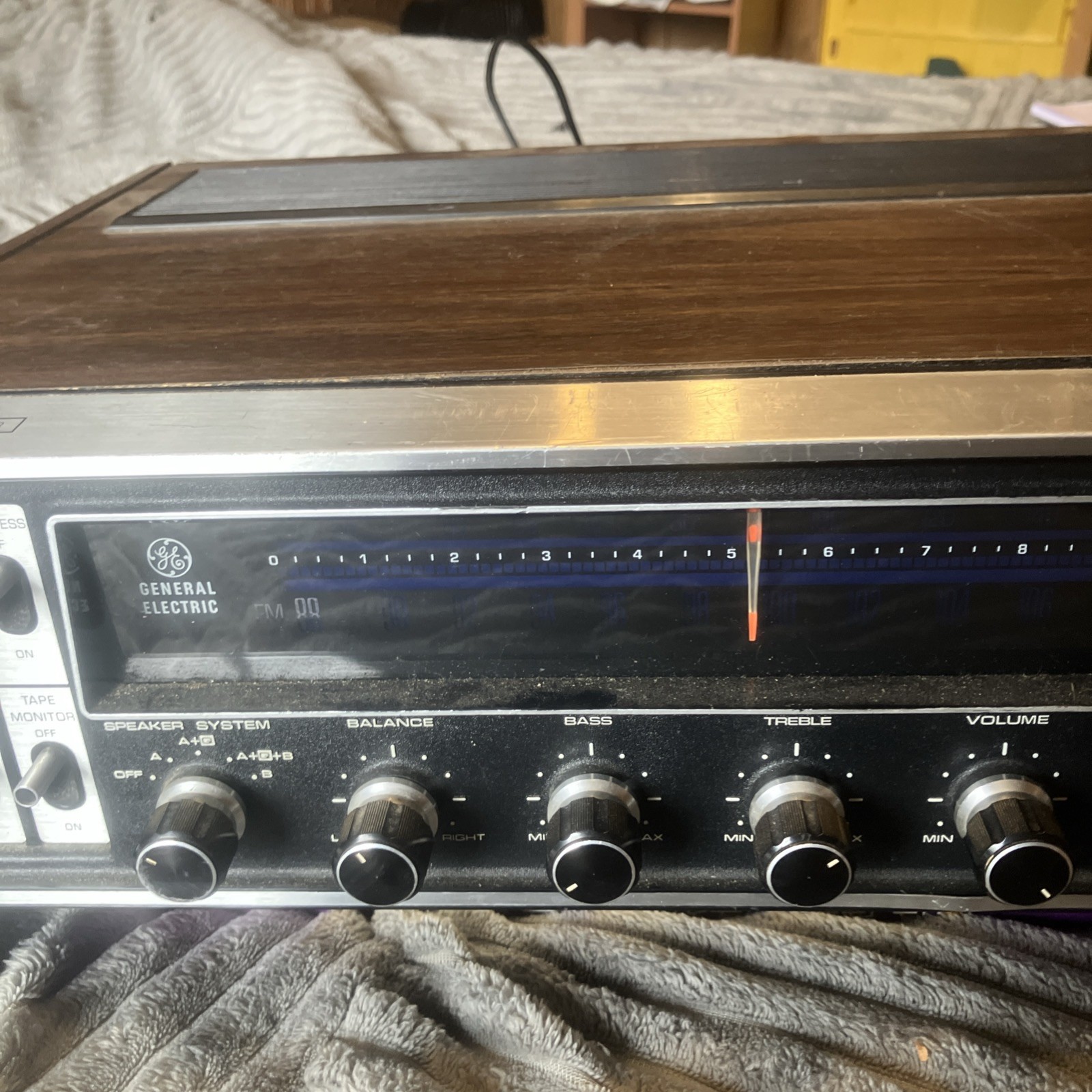 General Electric Am Fm Stereo Receiver Model RA200A