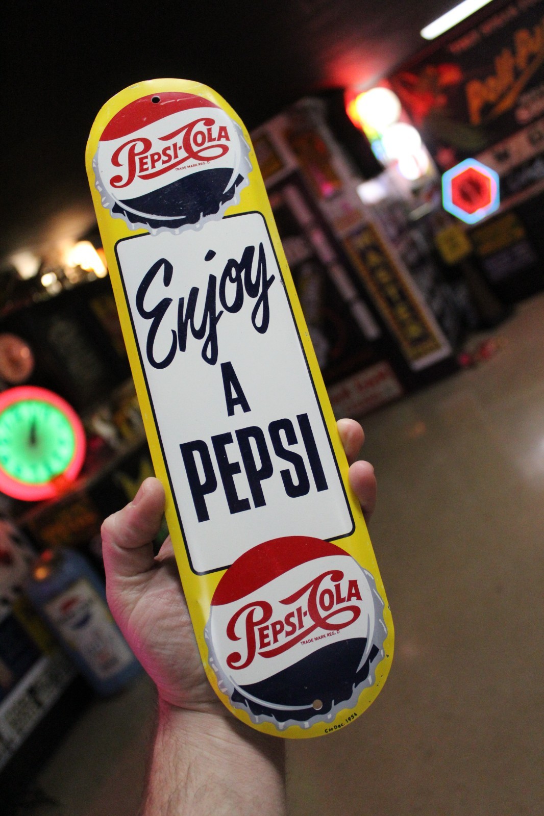 SCARCE 1954 ENJOY A PEPSI COLA STAMPED PAINTED METAL DOOR SIGN SODA BOTTLE CAP