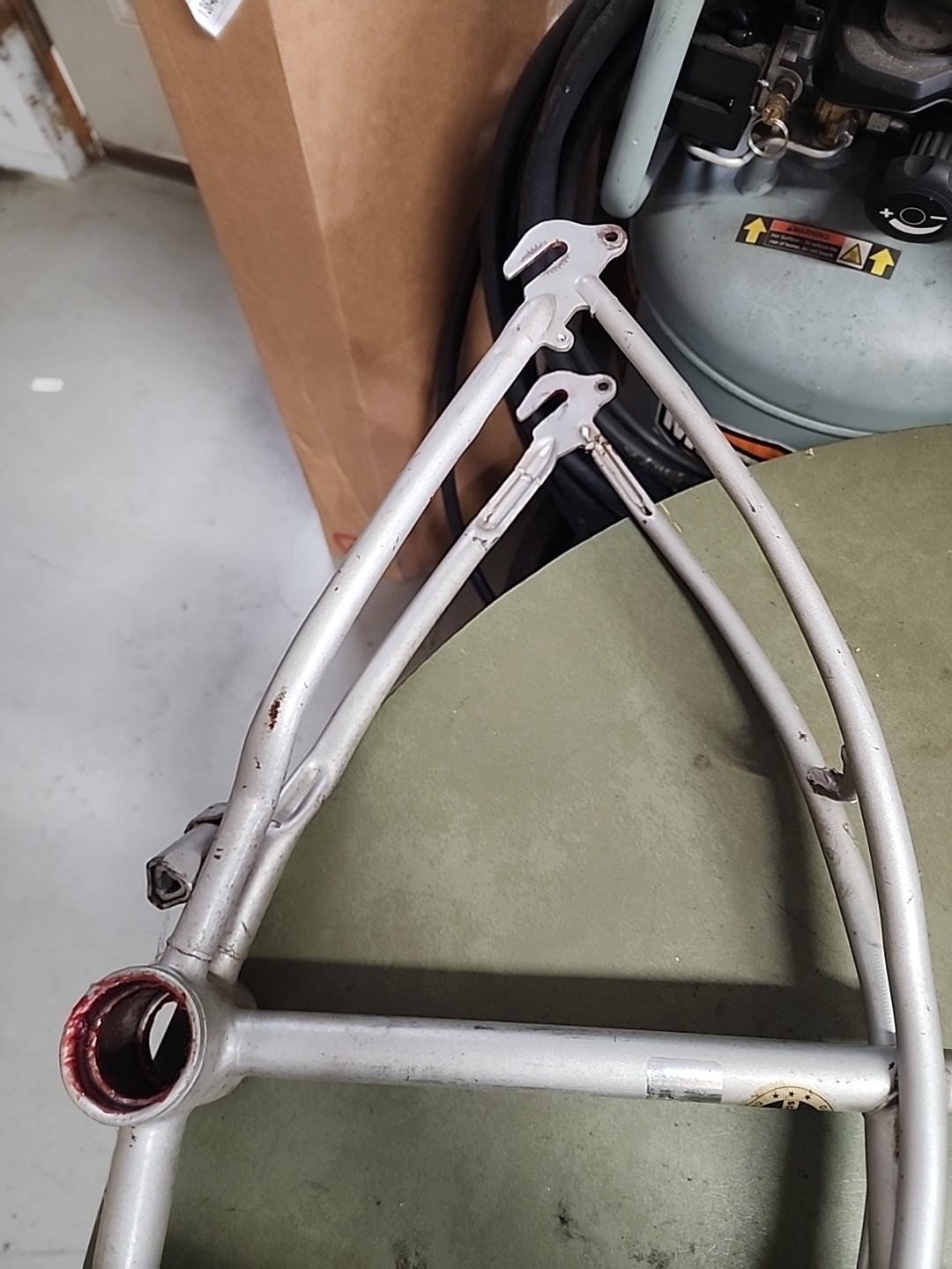 1975 SCHWINN STINGRAY SCRAMBLER BMX 20 INCH SILVER FRAME KICKSTAND HEADBAGE L$$K