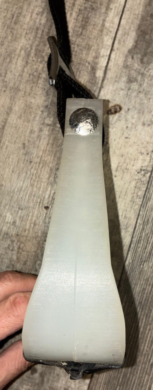 5'' EASY UP WESTERN STIRRUP RALIDE WITH NYLON ADJUSTABLE STRAP