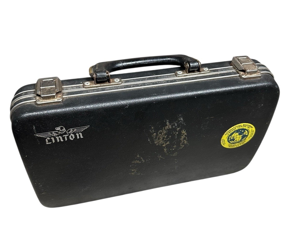 Linton Student Oboe in a case serial #VP34919 Vintage As Is