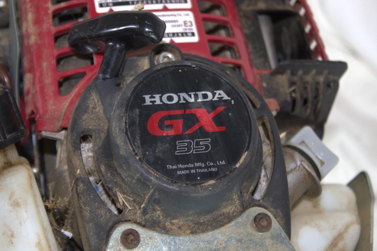 Titan PGD2000X Post Driver 35-Lb. Driving Head, 1.3 HP Honda GX35 Engine