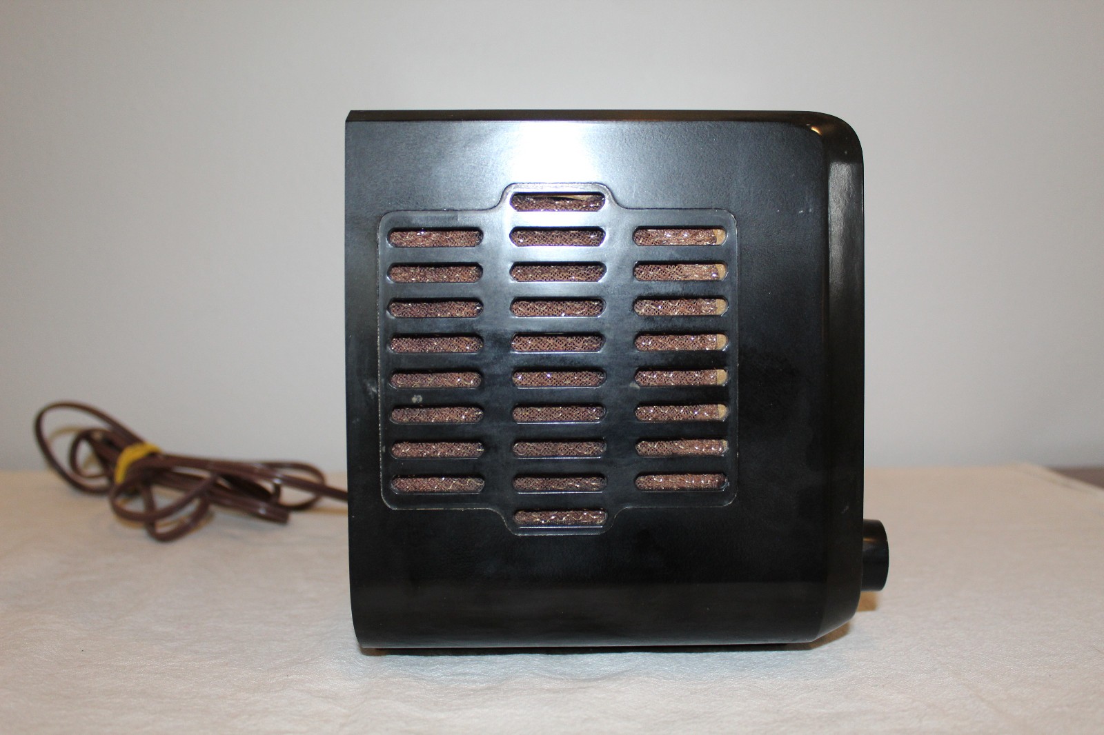 Admiral Model 5x21 Bakelite AM Clock 5 Tube Radio - 1953