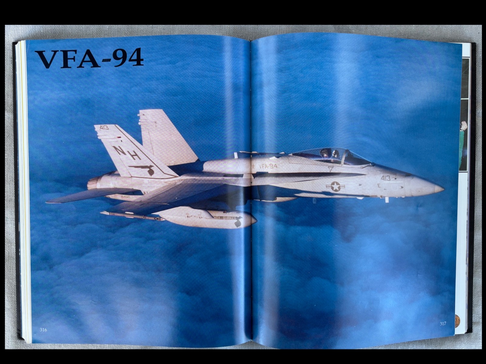 USS Abraham Lincoln CVN-72 Deployment Cruise Book 1994-1995