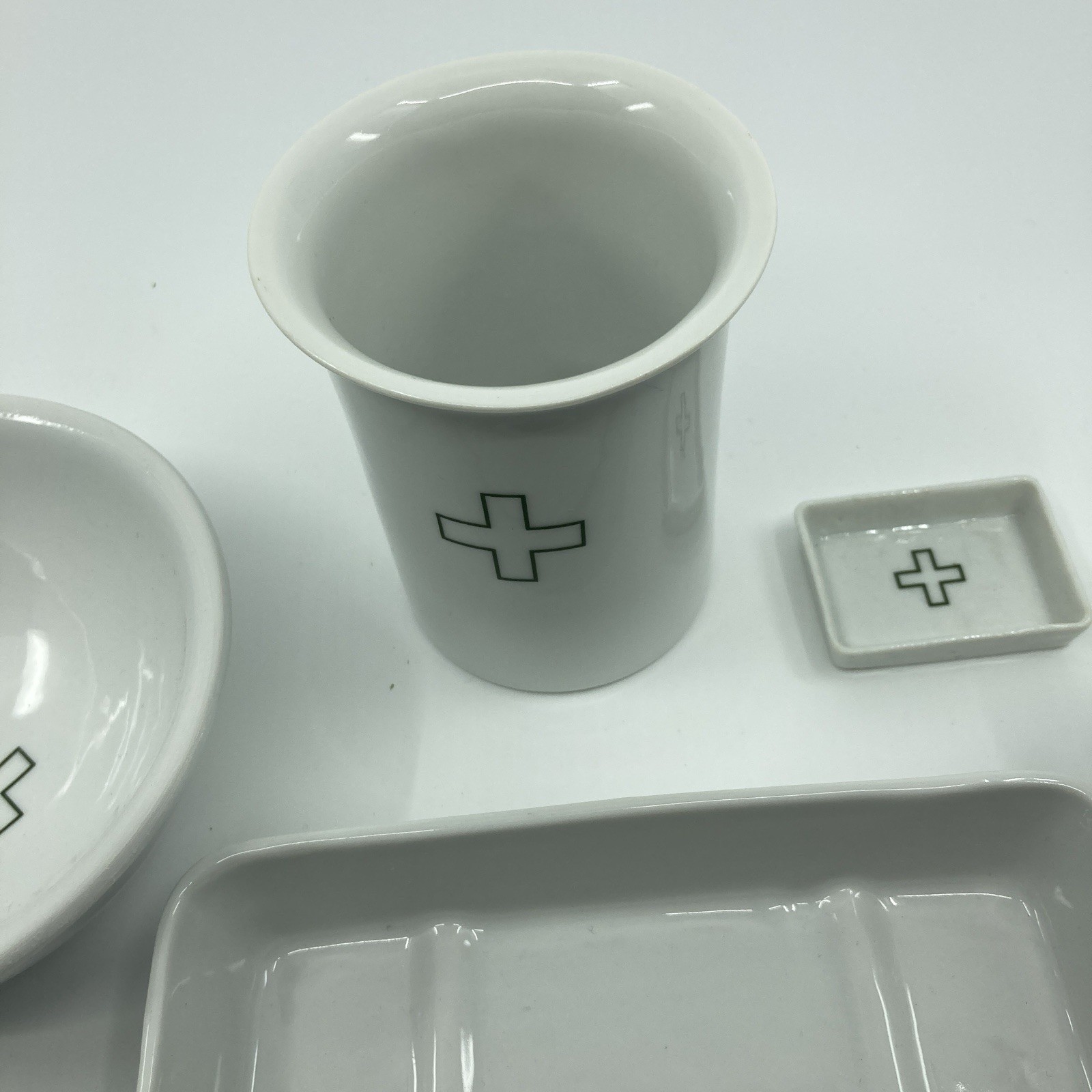 Marek Cecula Modus Designs New York Home Lab Bathroom Set Incomplete