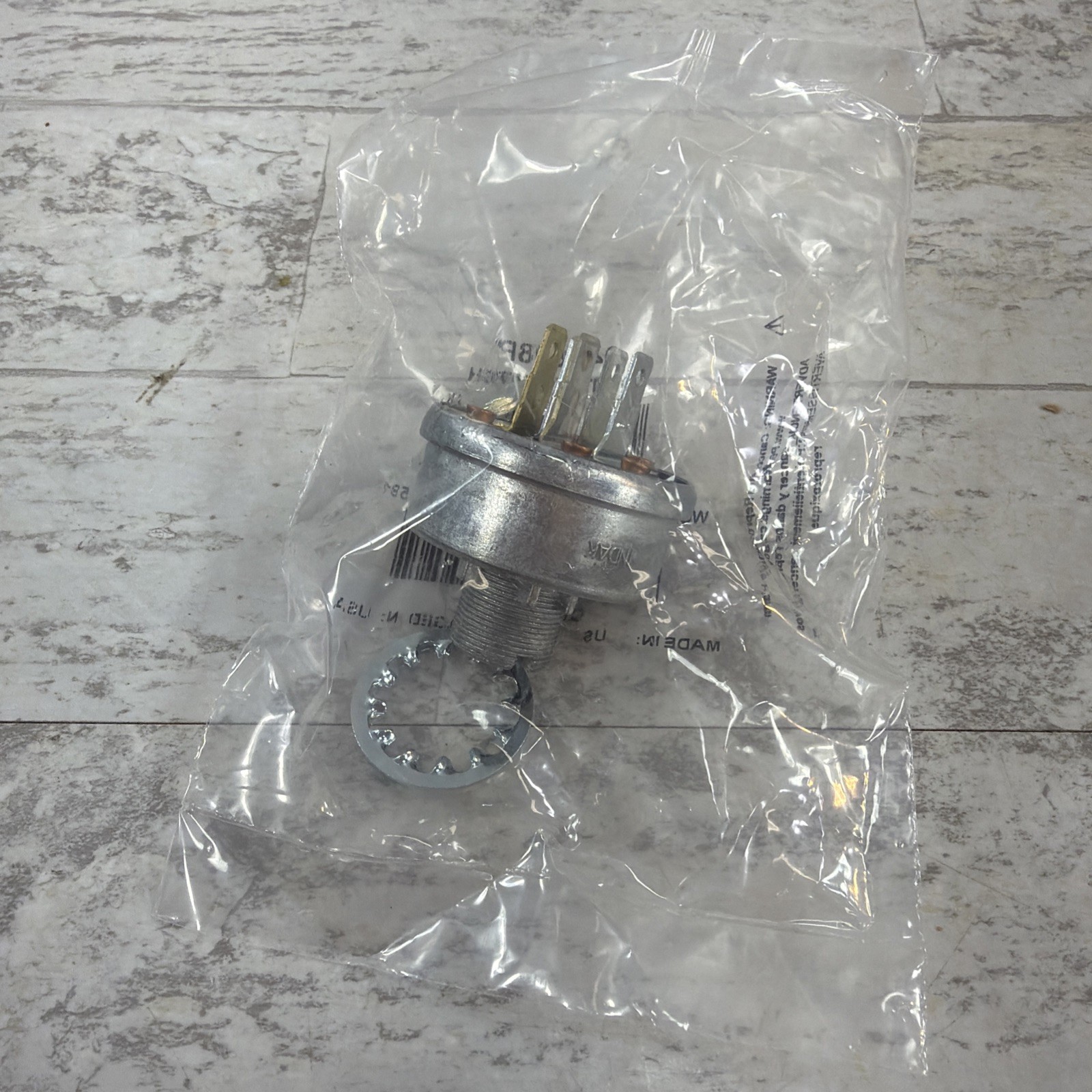 Genuine OEM Hustler Ignition Switch 045898P For Hustler Turf Equipment