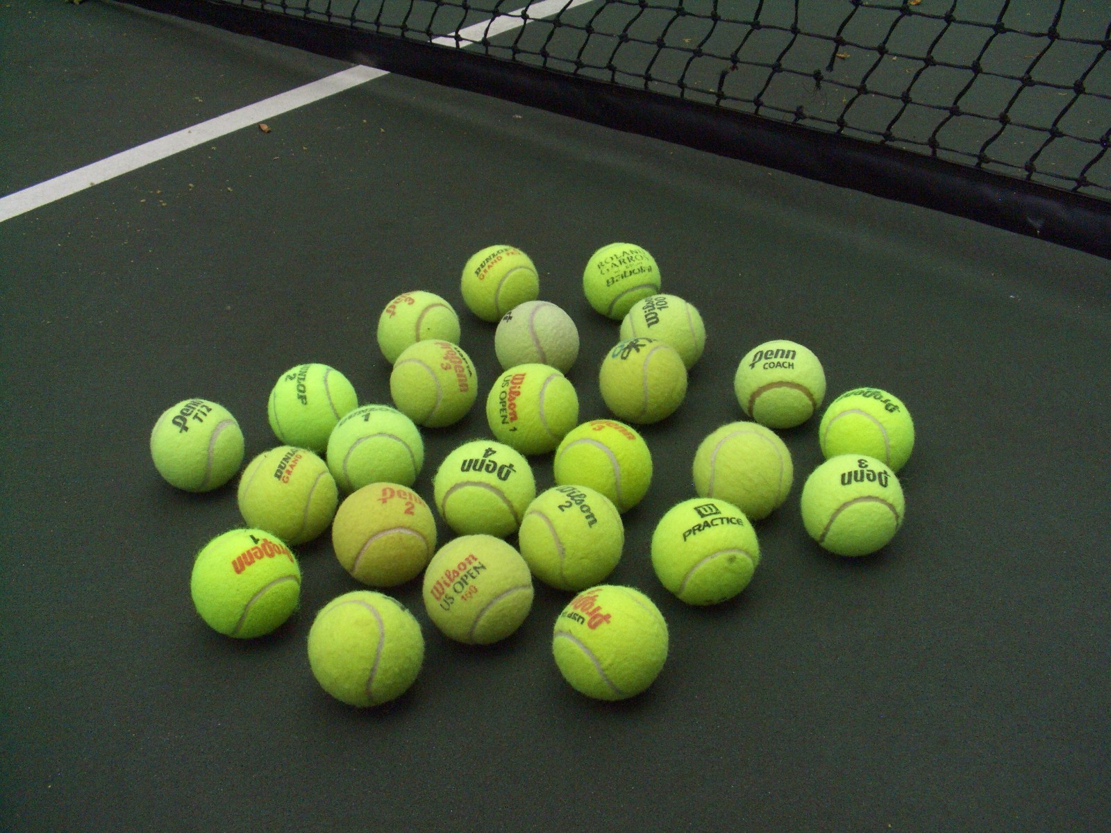 25 USED Tennis Balls ~ Dog Toy Catch Baseball~Walker Table Chair feet~FREE SHIP!