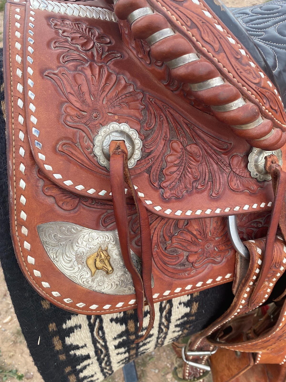 Old School Buck Stitched western saddle - Maker E Bacon Globe, AZ - TOP Quality!