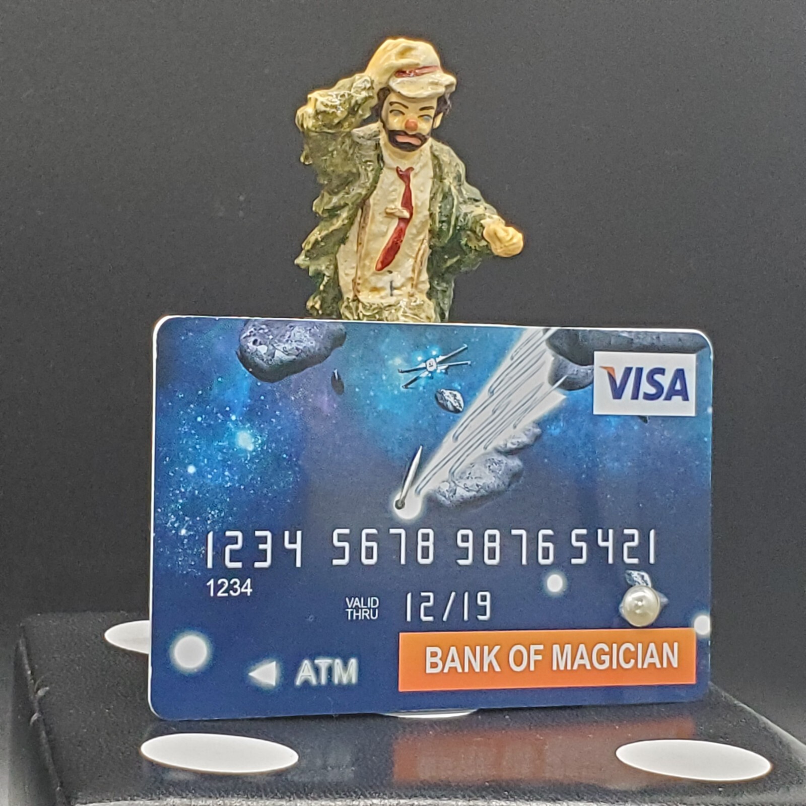 Floating Cigarette On Credit Card Magic Trick T8