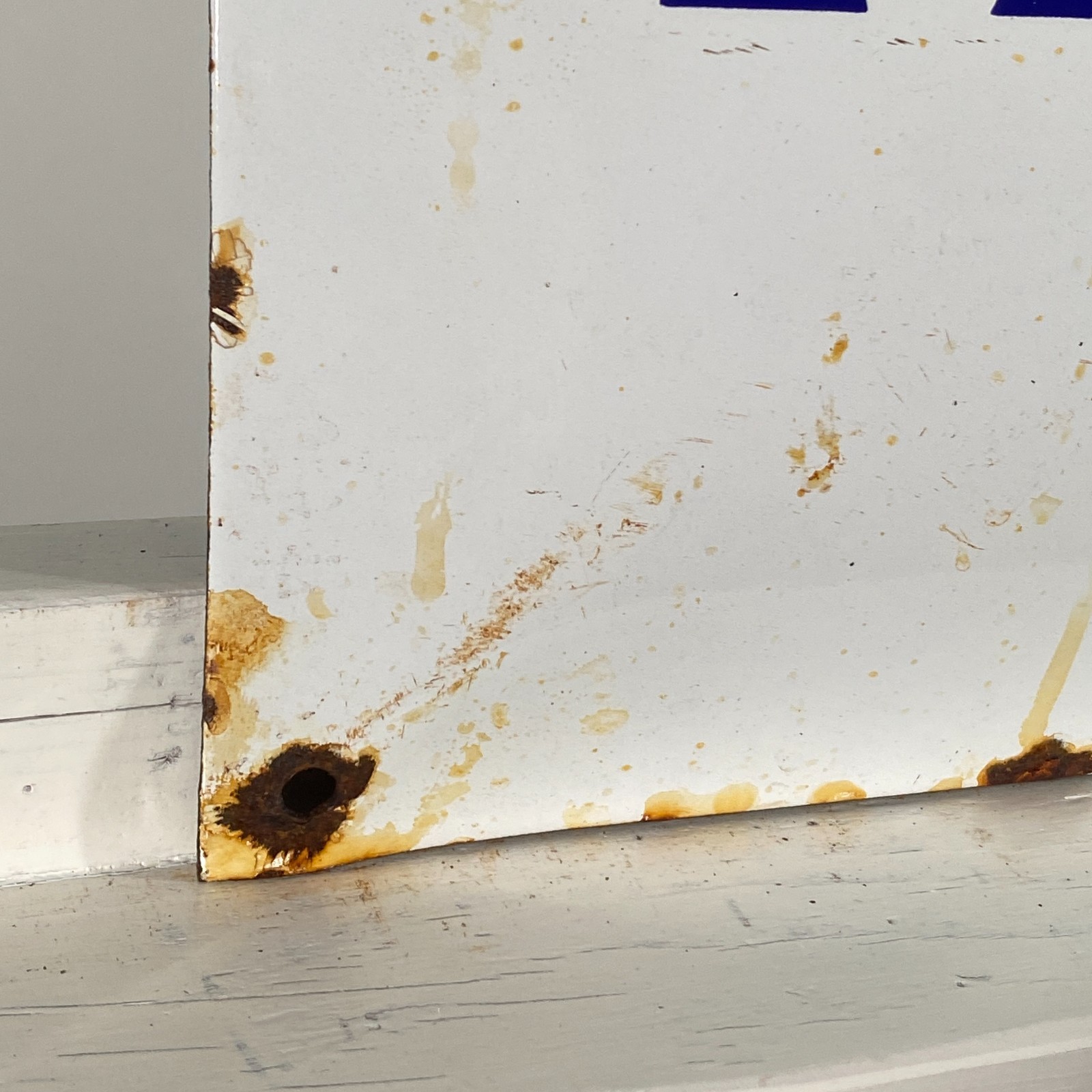 Triumph Enamel Sign - 40x30cm (15.7x11.8") - Retro Motorcycle Dealership Signage