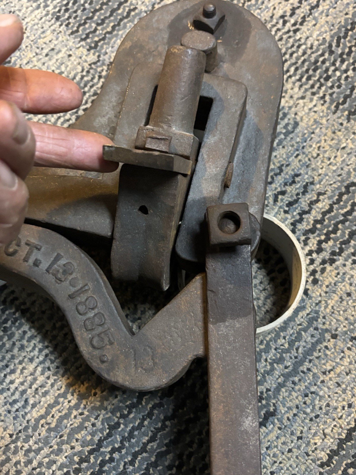 WINDMILL WATER WELL PIPE DOG PULLER antique vintage PAT 1885 GOOD CONDITION!!!