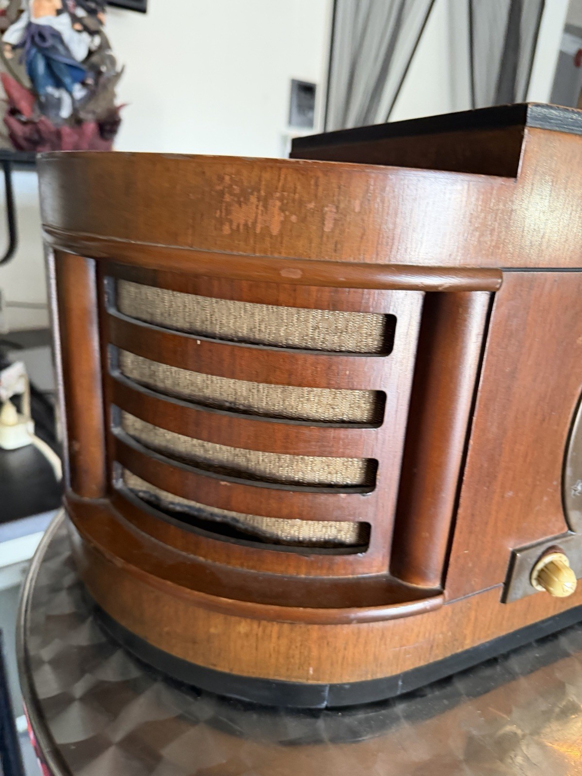 Original Finish 1939 ZENITH 6-S-322 “Stars and Stripes” SIX TUBE TABLE RADIO