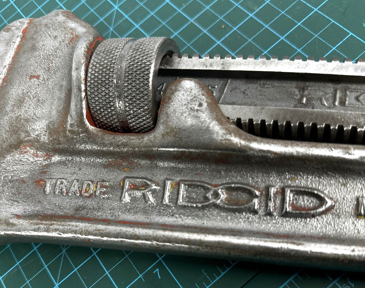RIDGID 36 In Heavy Duty Pipe Wrench Adjustable Cast Iron Silver Made In USA