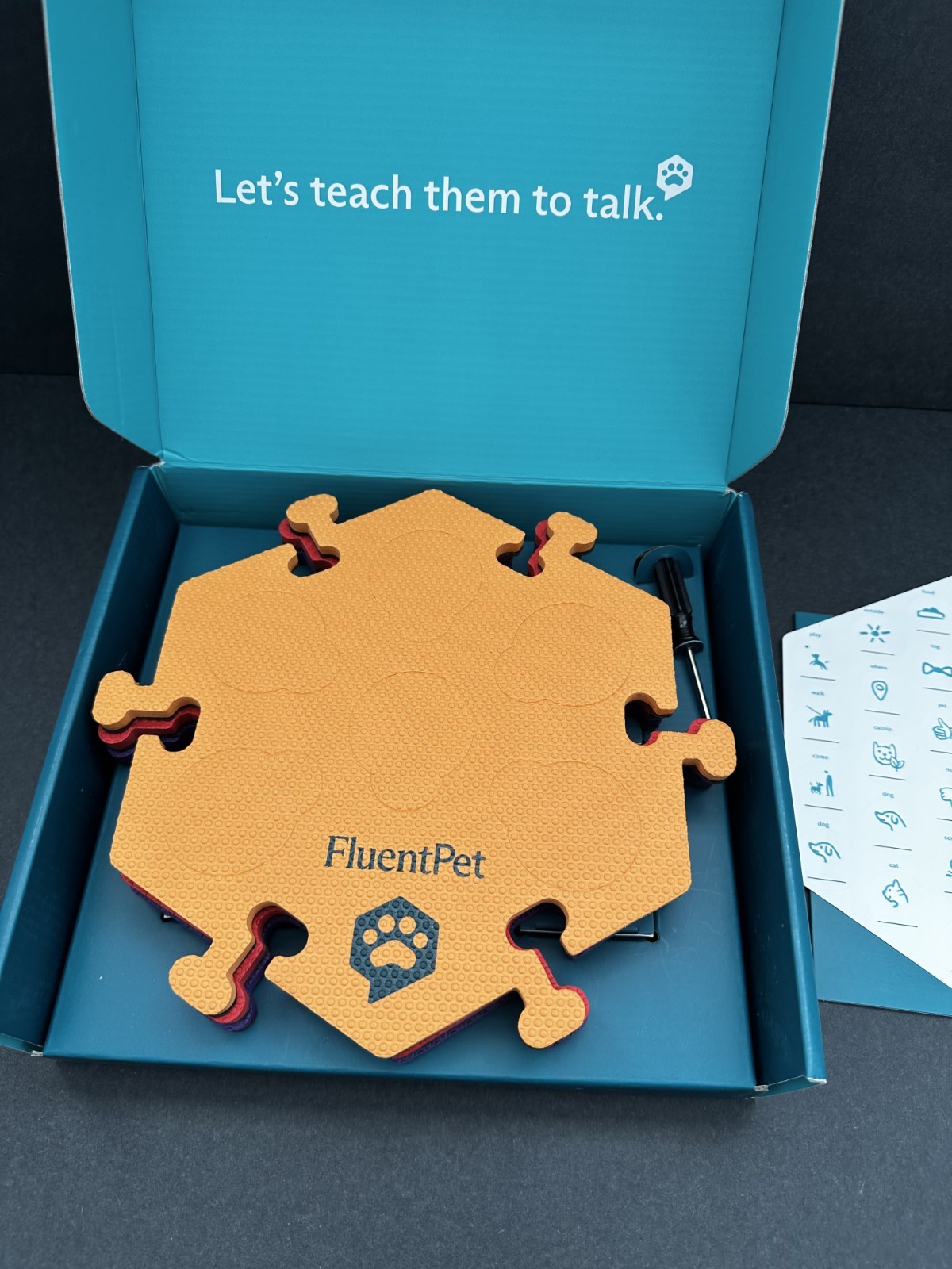 FluentPet Sp UP Get started Kit – 6 Buttons + 3 Tiles + Stickers – Used