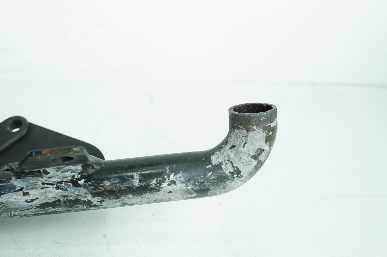 09 Harley Sportster XL1200C OEM Exhaust Muffler Interconnect Bracket Support Bar