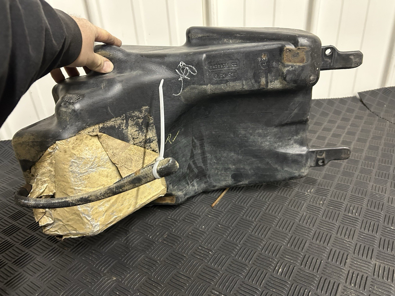 2005 Polaris Sportsman 500 HO used Gas Tank 2520403