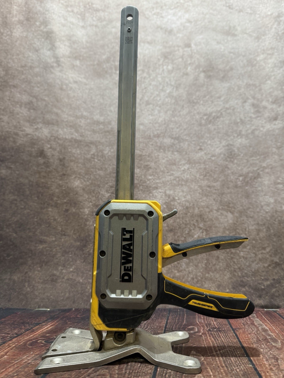 Dewalt DWHT83550 Tough Series 340lb Construction Jack