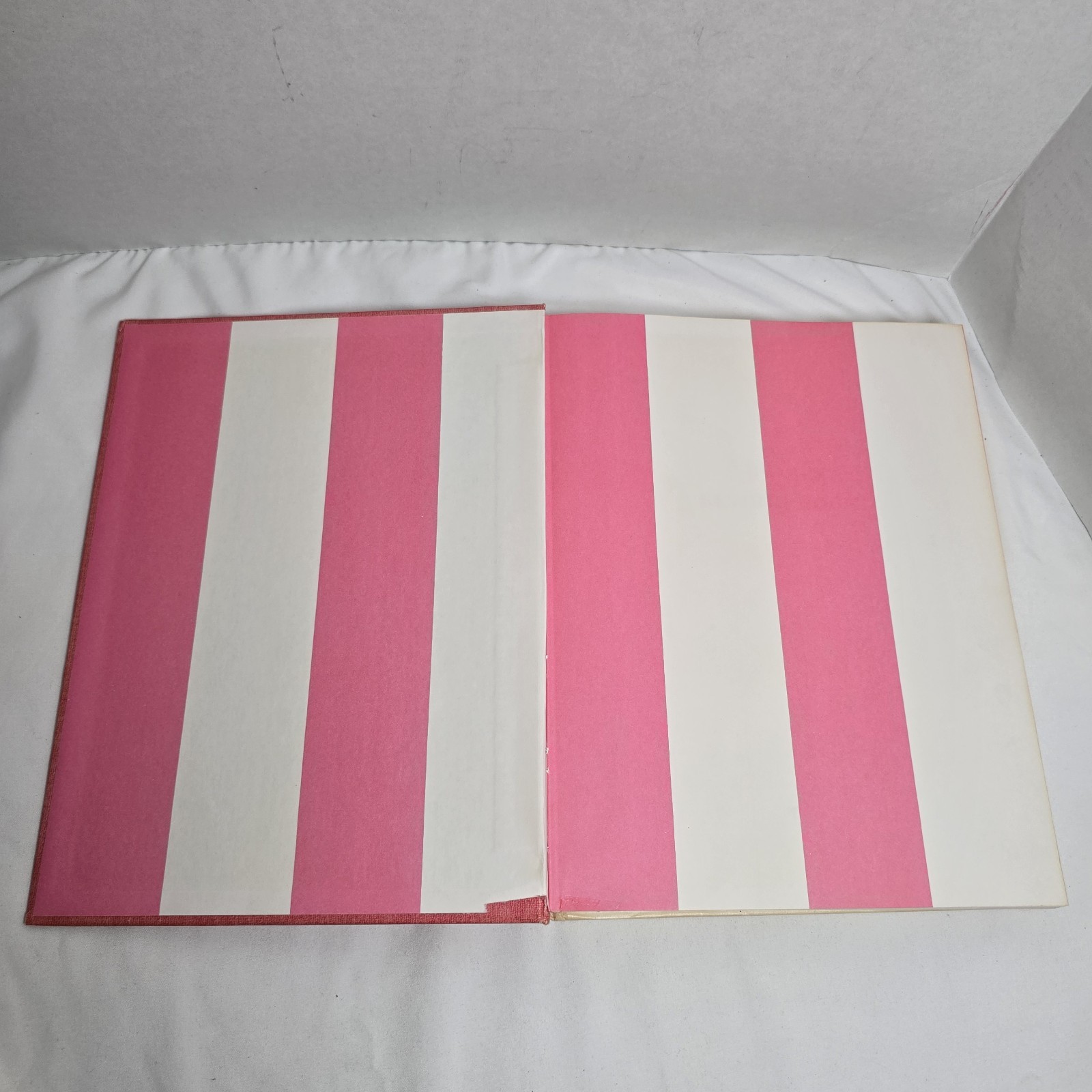 McCall's Sewing Book Random House Vintage Book 1968 5th Print VTG Illus DIY HCDJ