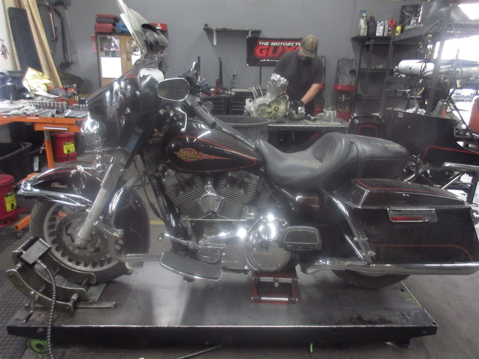 2011 Harley Electra Glide Classic FLHTC Front Fog Turn Signal Light Bar Bracket