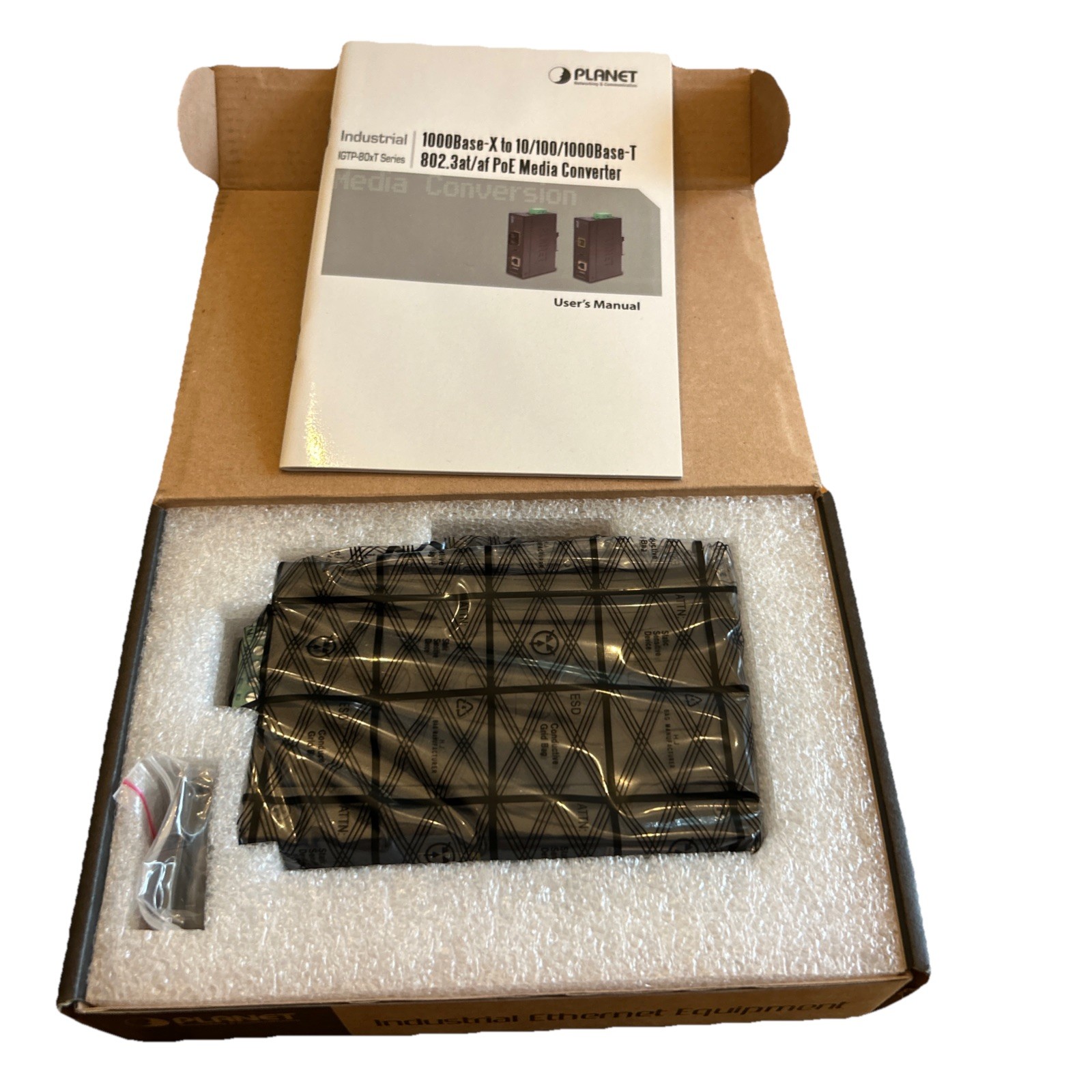 PLANET IGTP-805AT 1000Base-SX / LX to 10/100/1000Base-T 802.3at PoE Industrial M