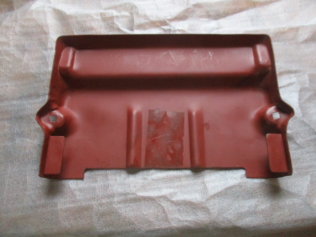 New 530 570 630 gas battery cover G30268 Case Tractor part