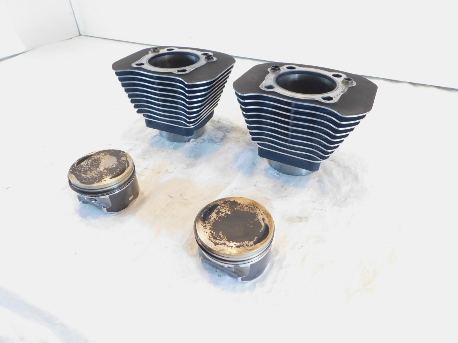 Harley Davidson Sportster 1200 48 Forty-Eight Engine Cylinders Barrel & Pistons