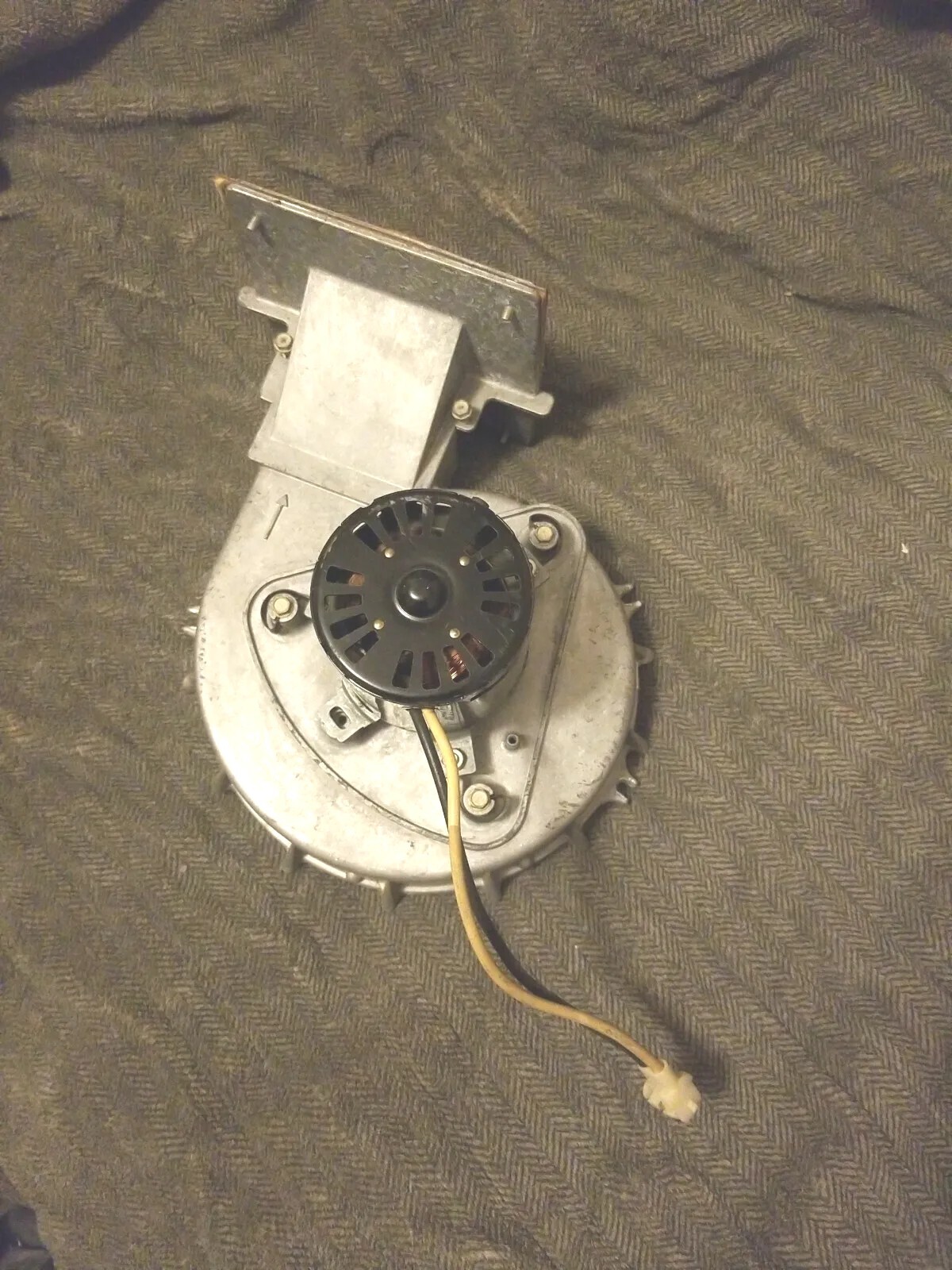 25J1201 FASCO / LENNOX 7121-8774 used 3200 rpm **$7.95 SHIPPING**