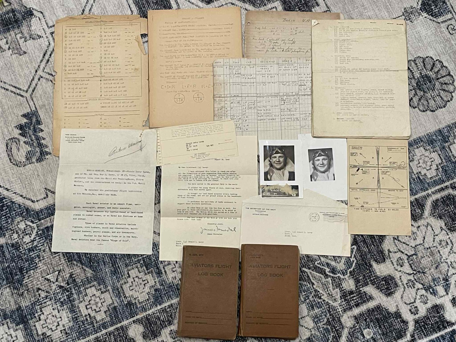 BIG GROUPING to a WW2 WWII USN US Navy Pilot - Donald R. Lacey Books & Documents