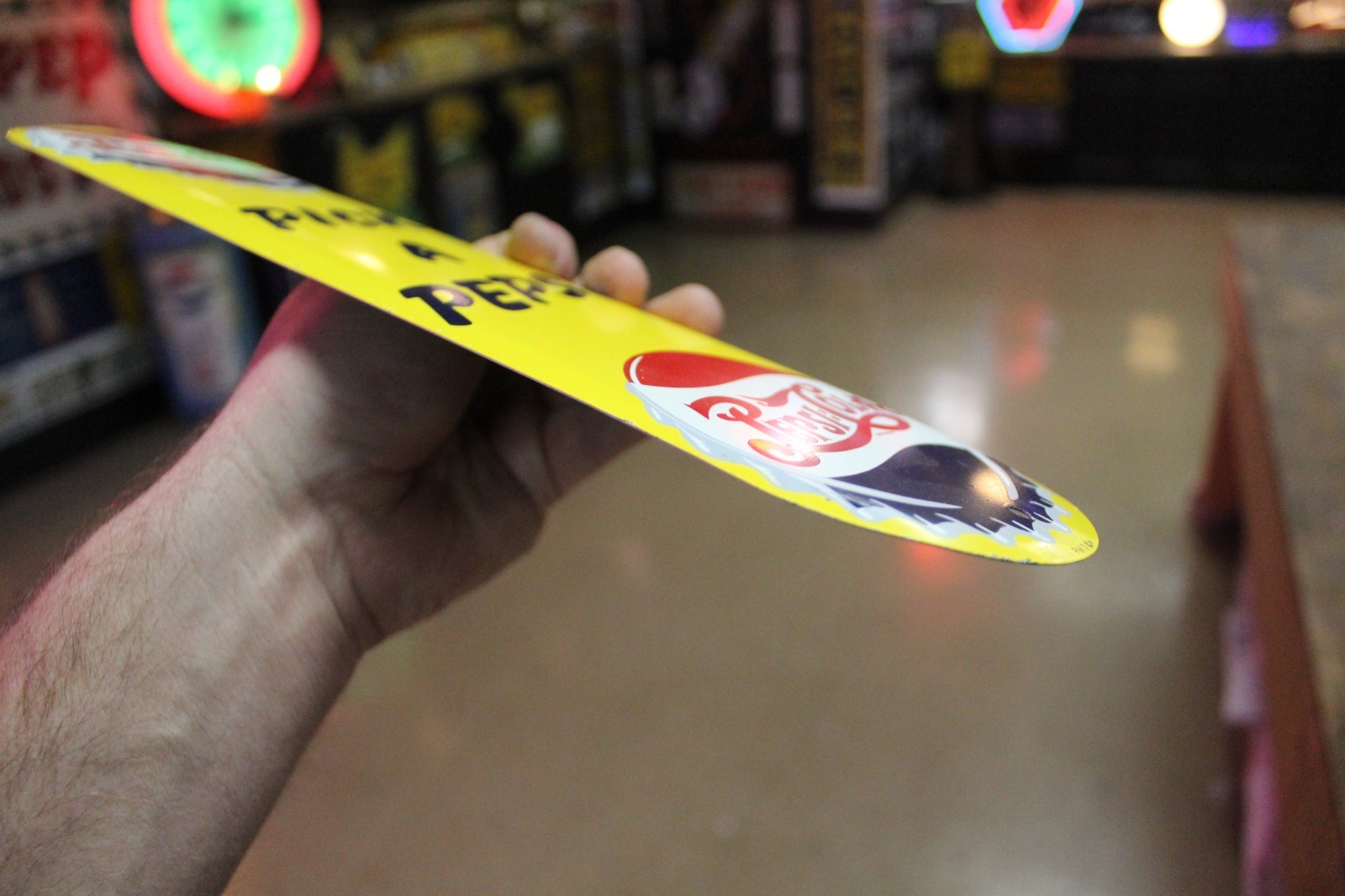 RARE 1950s PICK A PEPSI COLA STAMPED PAINTED METAL DOOR SIGN BOTTLE CAP DOUBLE