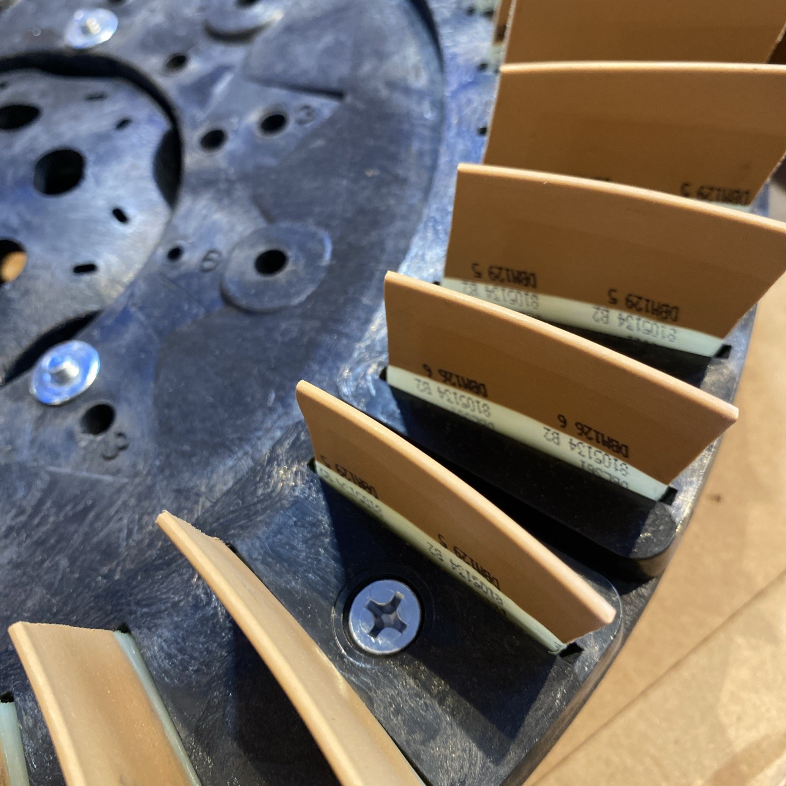 DIAMABRUSH 16" Polymer Tool 1000 Grit Red Blades with Tennant Drive Clutch Plate