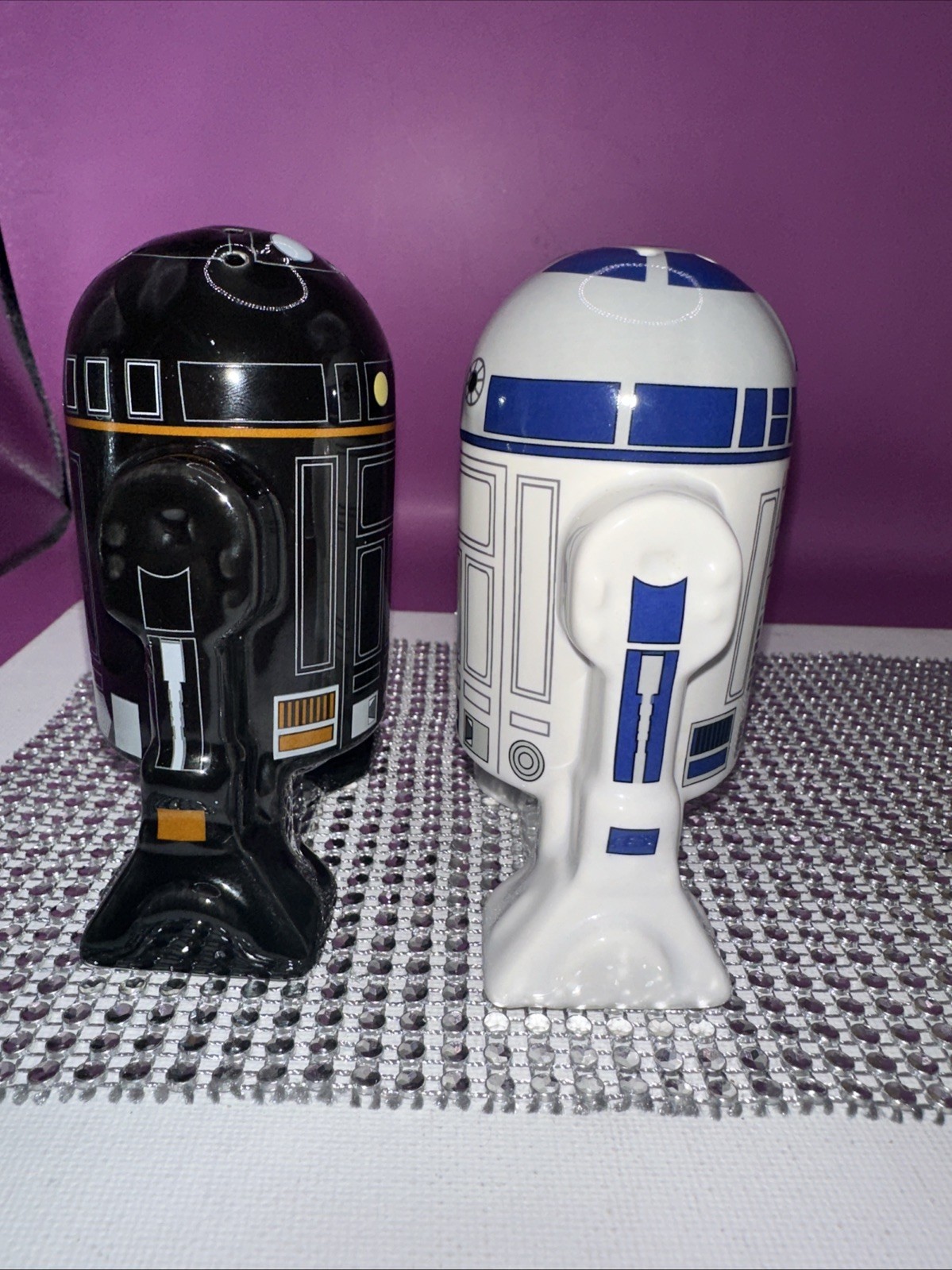 Star Wars Disney R2-D2 & R2-Q5 Droid Salt & 🧂 Pepper Shakers Ceramic 2013!