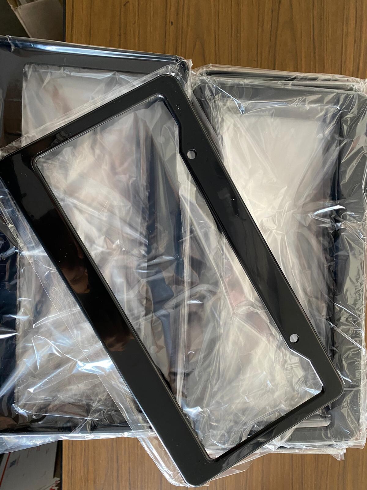 LOT OF 100 BLANK BLACK PLASTIC 100 BULK License Plate Frame FRAMES WITH TABS 1"