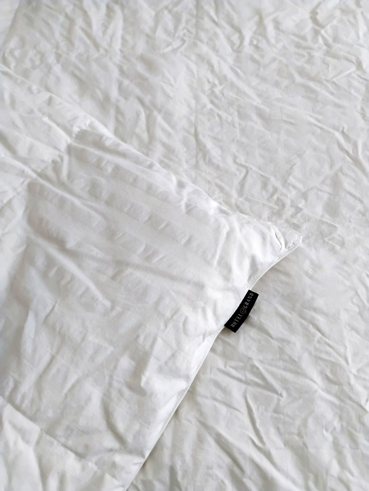 Blue Ridge Hotel Grand Down Duvet Insert King size Cotton White 88" x 104" USA