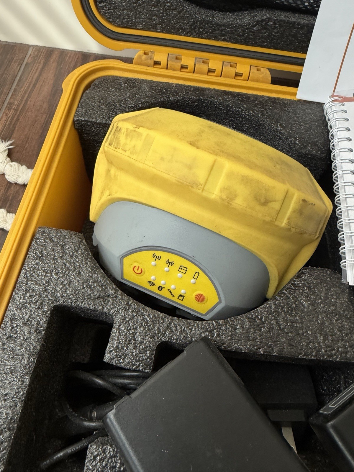 Geomax Zenith35 GSM UHF GPS Survey Equipment Kit with Case !! Great Price !!