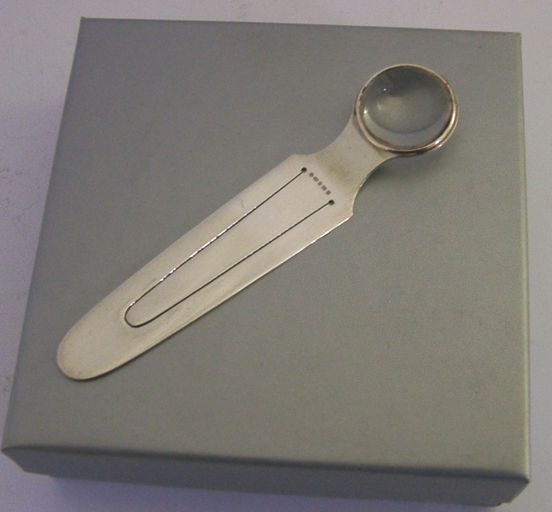 SUPERB STERLING SILVER MAGNIFYING GLASS BOOKMARK 2006 BOXED