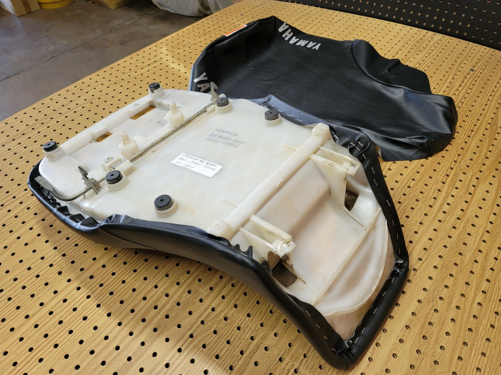 YAMAHA BIG BEAR400 YAMAHA BIG BEAR 400 SEAT COVER 2000 TO 2006 (BLACK) [Y*-180]