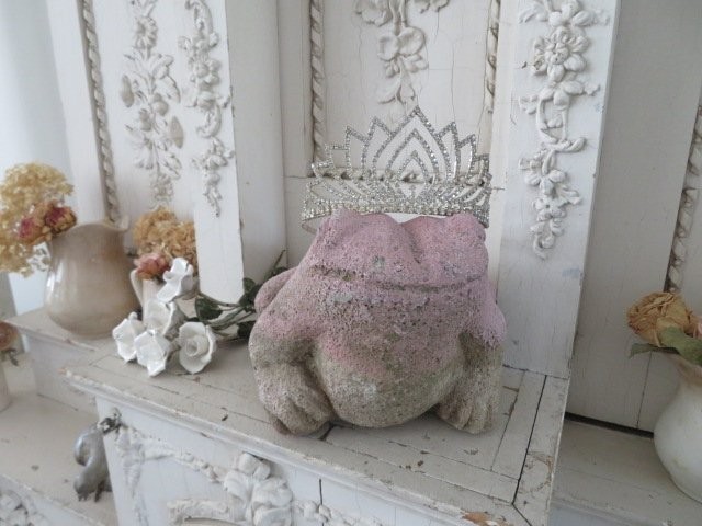 ADORABLE Chippy PINK Vintage STATUE Garden FROG TOAD Time Worn Patina