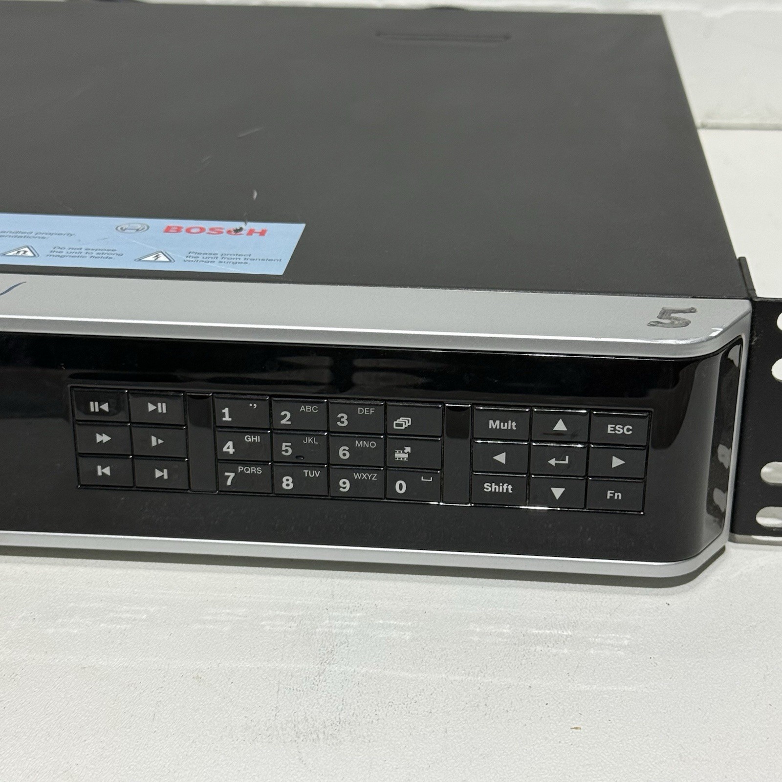 Bosch DIVAR 5000 - 16A200 Digital Video Recorder 16-Channel DVR