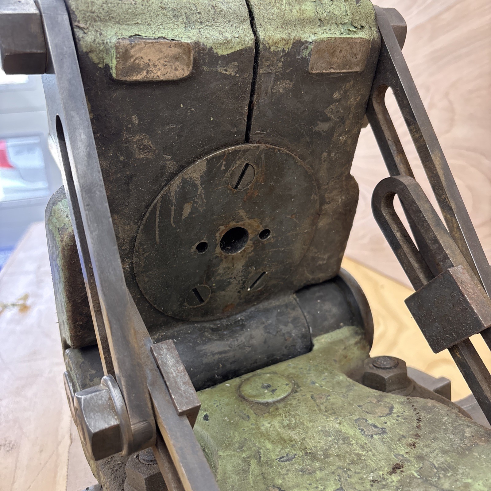 Brown & Sharpe No 3 Universal Tilting Vise 6” Jaw Double Swivel Base