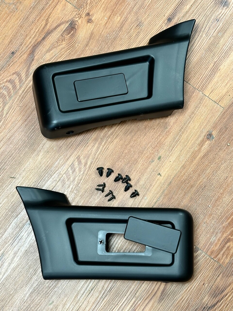 * USA SHIPPER * SWB LHD Suzuki Samurai Rear Bumper Protector Cover End SET