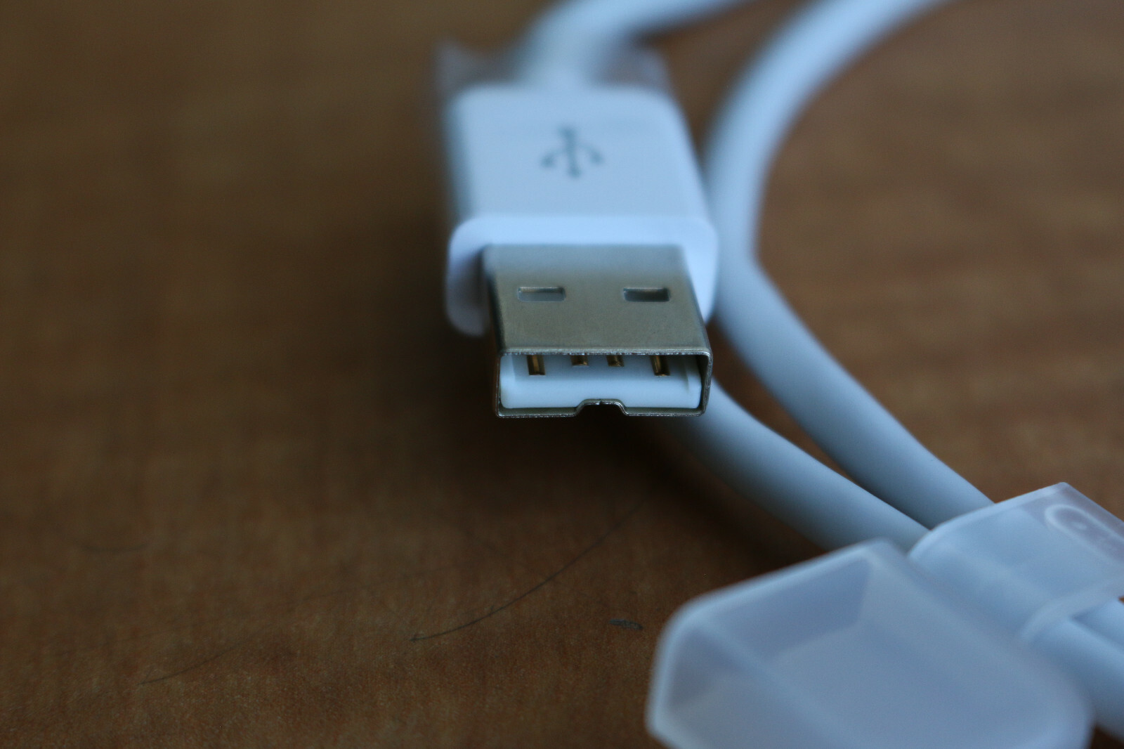 Brand New Genuine Apple A1048 English wired full size USB keyboard 658-0306 (2SB