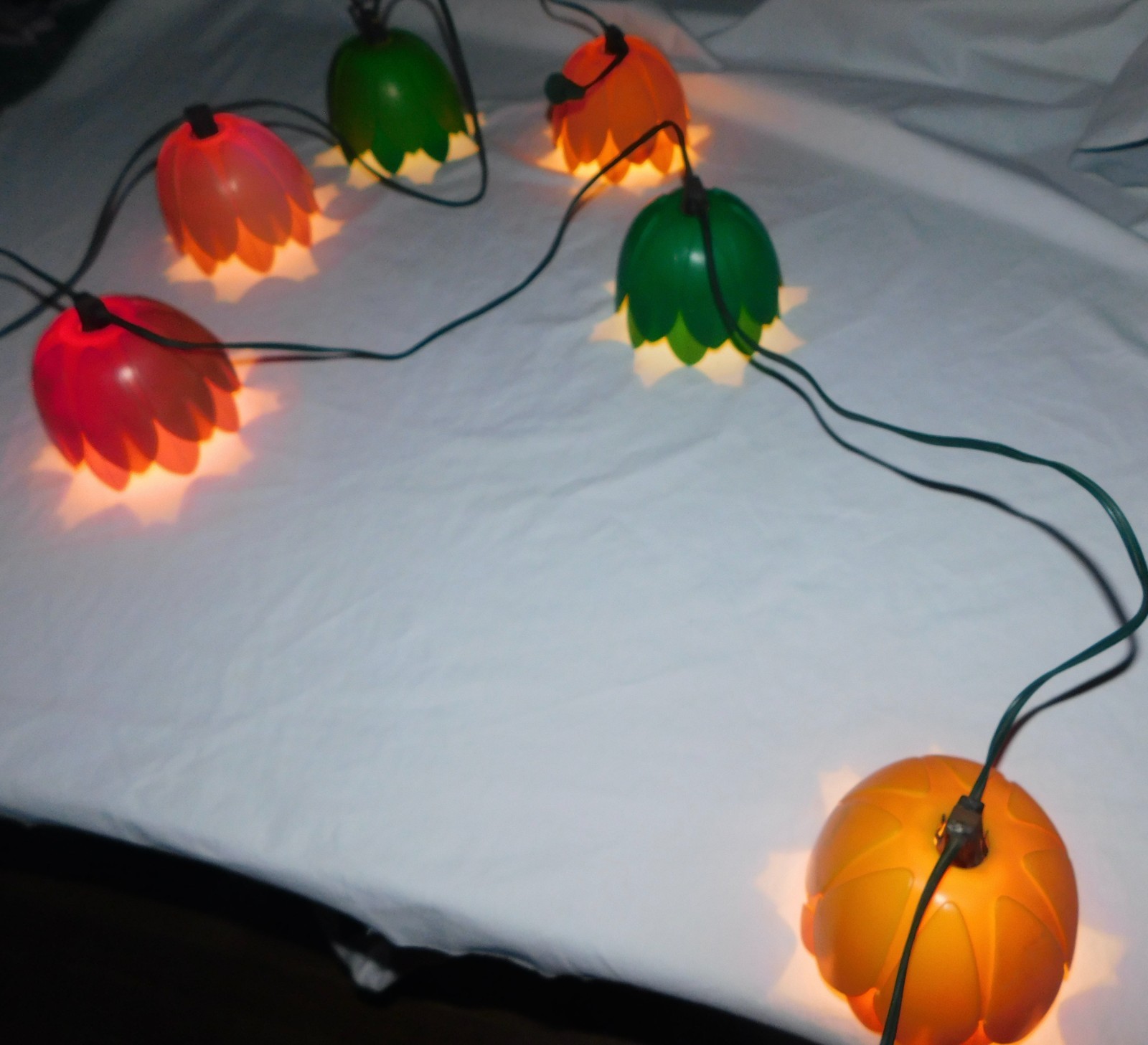 VTG NOMA BLOW MOLD TULIP TIKI OUTDOOR LIGHT STRING LIGHTS 14 ft CAMP PATIO RV